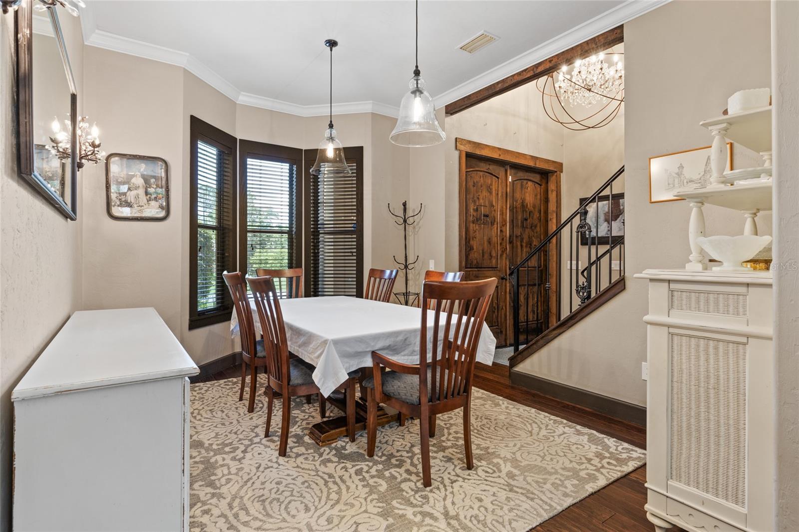 11049 CREEK DRIVE