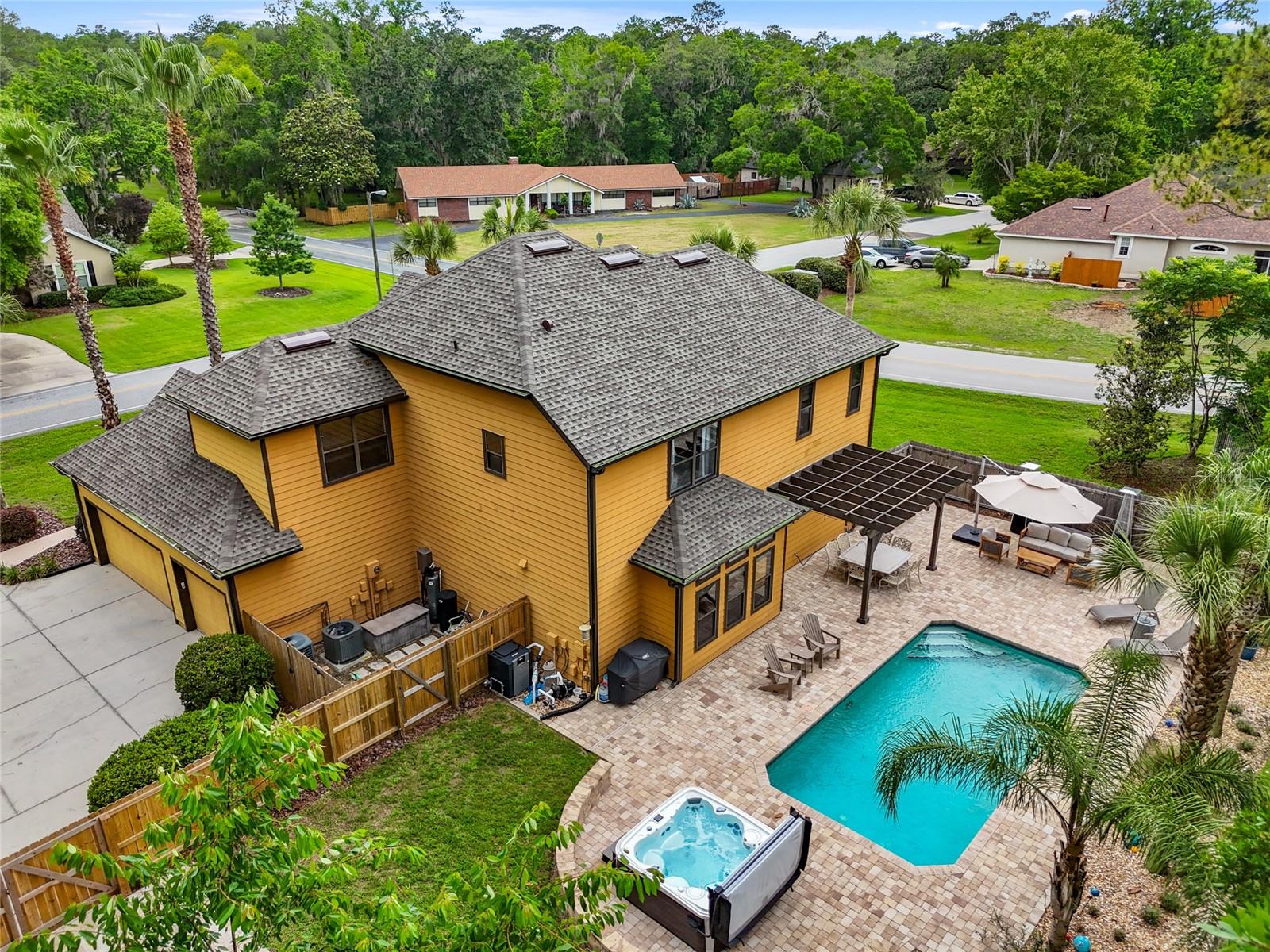 11049 CREEK DRIVE