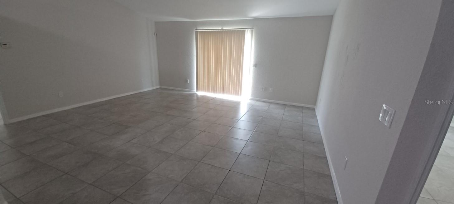 SUN COUNTRY ESTATE - Residential Lease