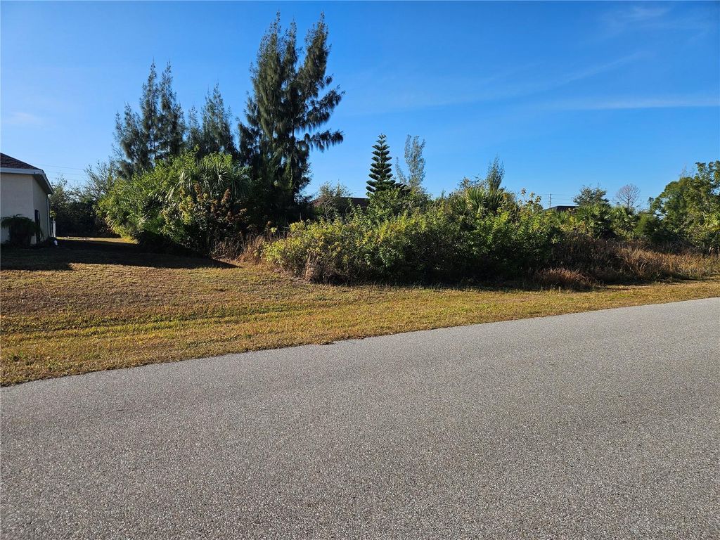 Photo of 15469 Longview Road, Port Charlotte, FL 33981 (MLS # D6145413)