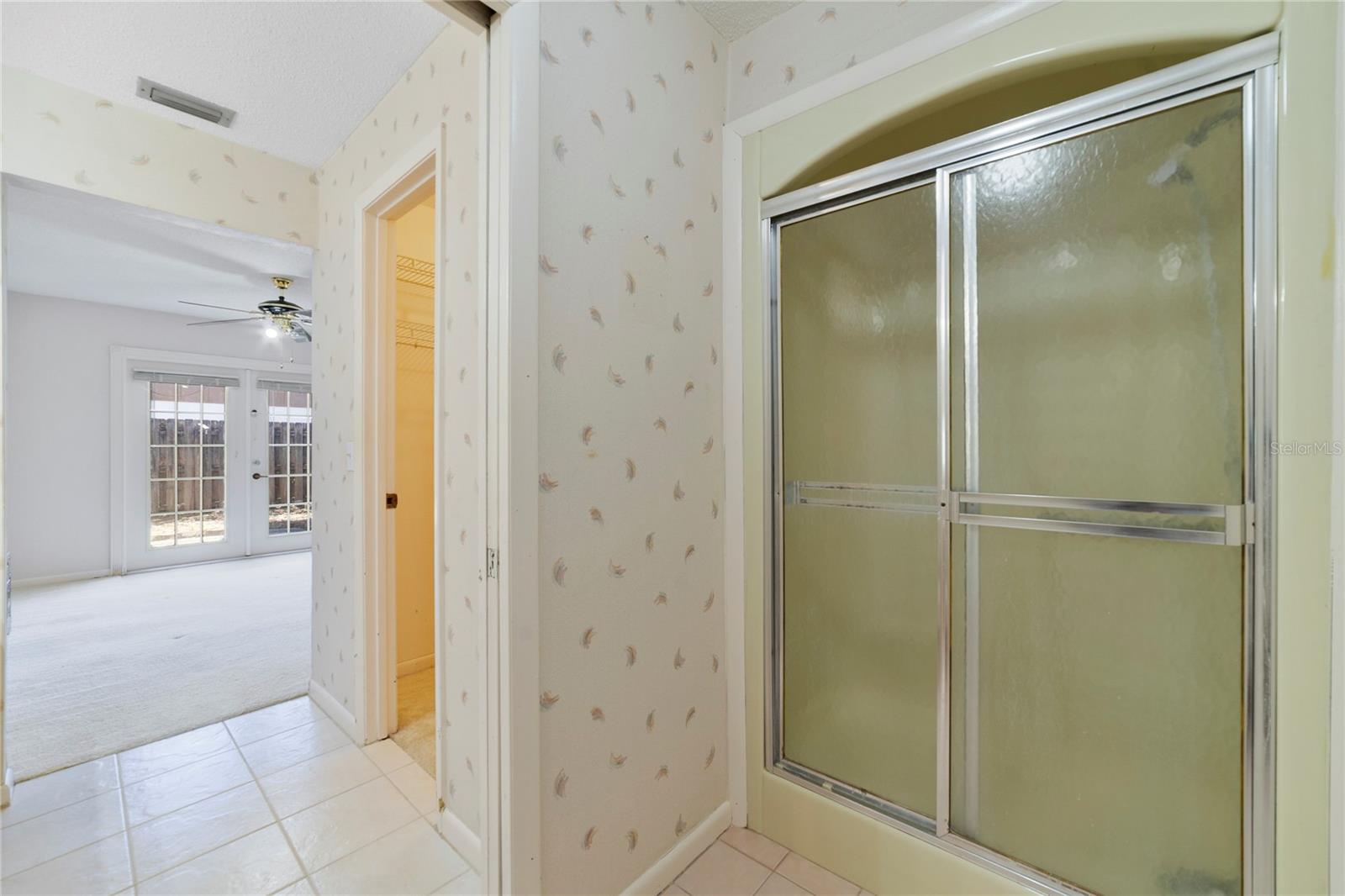 ARROWHEAD VILLAGE REP - Residential