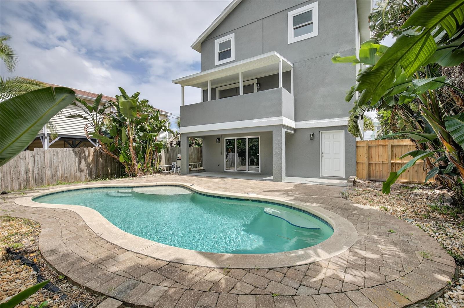 VALWILLA BEACH - Residential