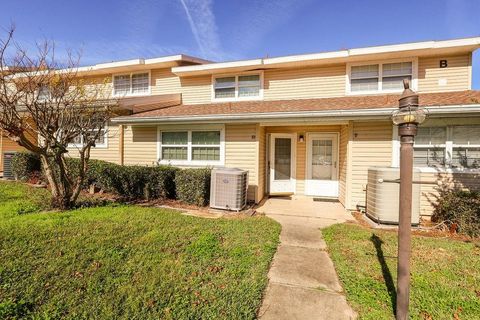 Photo of 11001 SE Sunset Harbor Road #B10, Summerfield, FL 34491 (MLS # OM722138)
