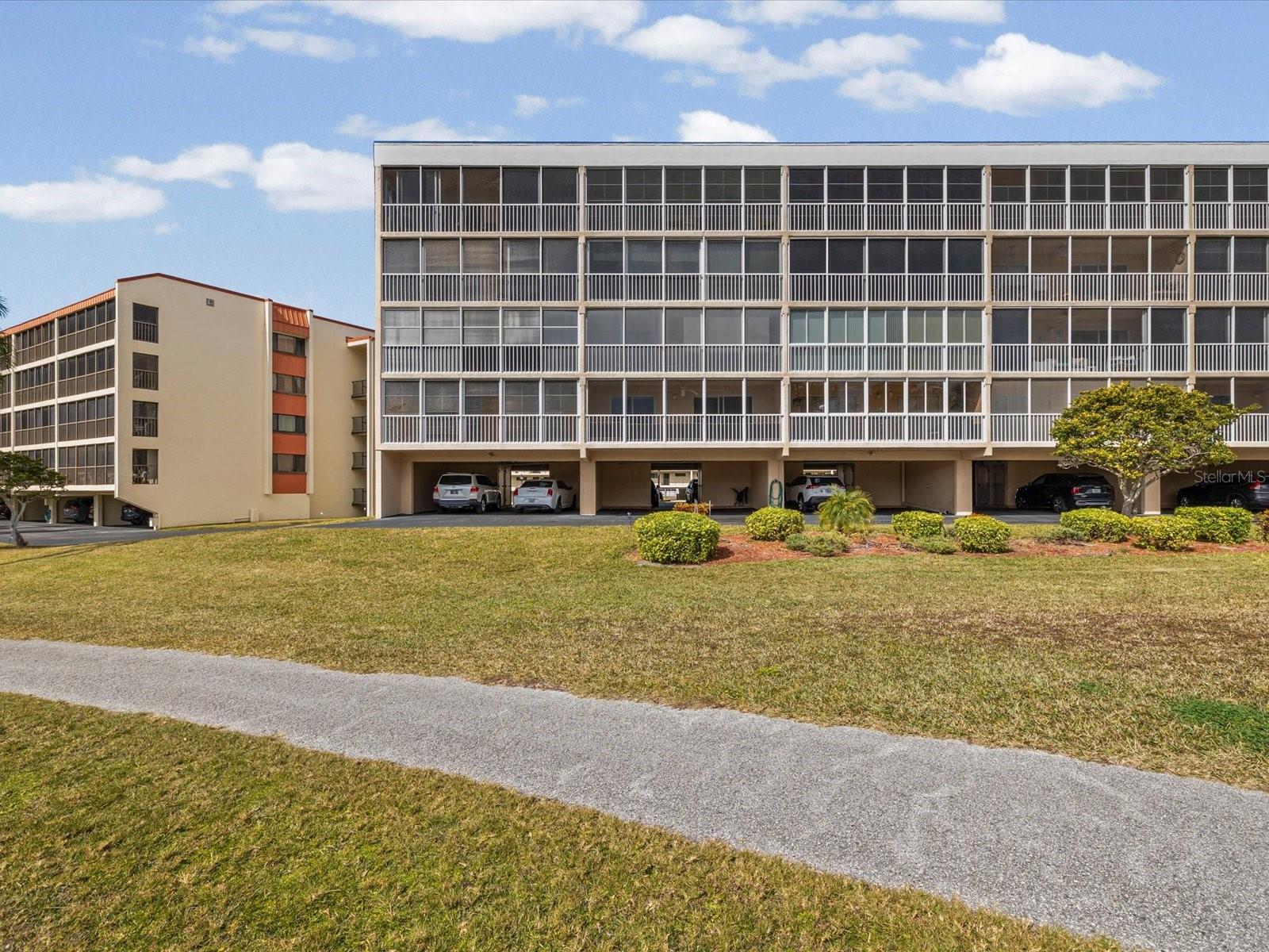 HARBOR GREENS AT YACHT CLUB ESTATES - Residential