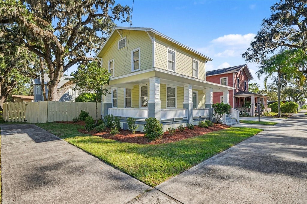 Photo of 314 W 3rd Street, Sanford, FL 32771 (MLS # O6448250)