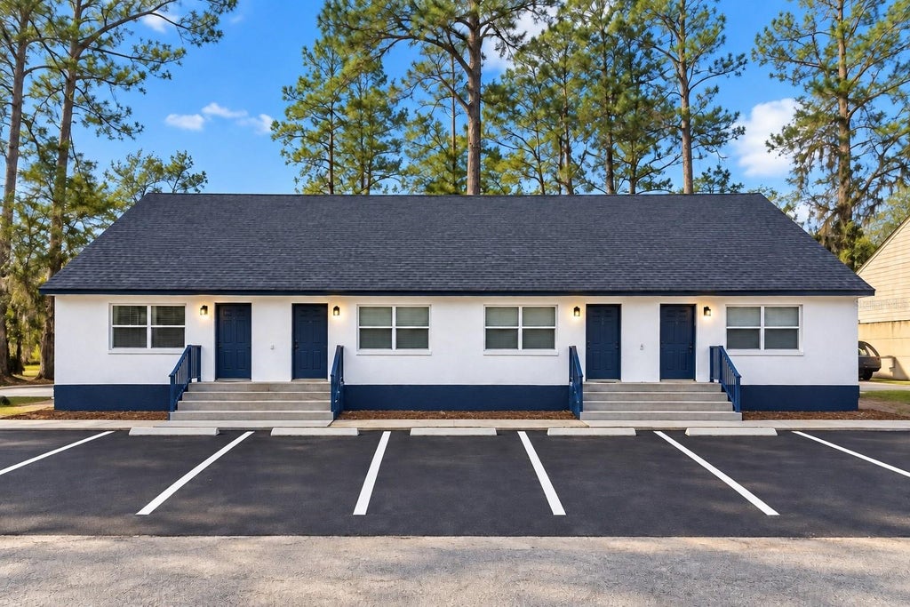 Photo of 11562 SE 58th Avenue, Belleview, FL 34420 (MLS # O6442682)