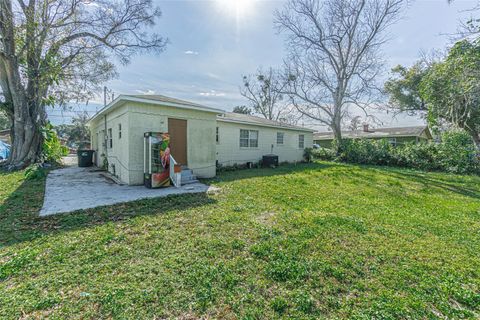 A home in LAKELAND