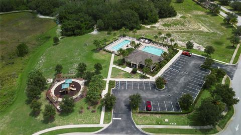 A home in WINTER HAVEN