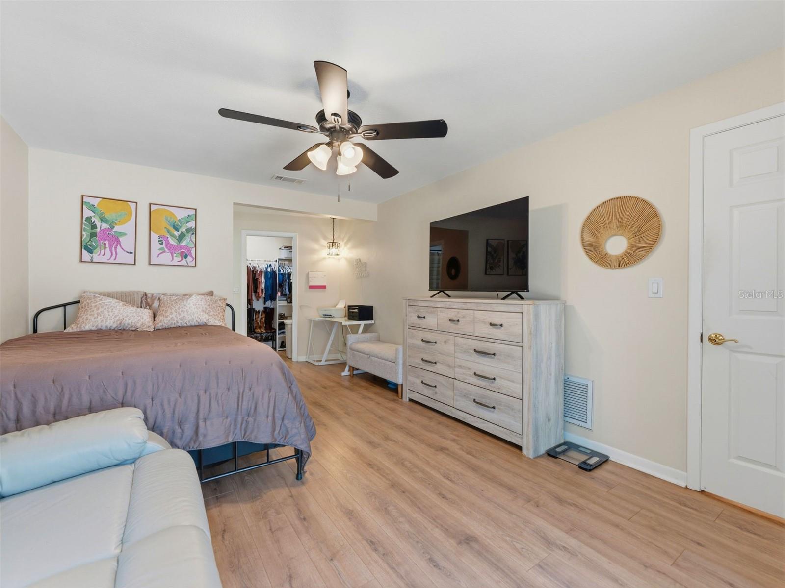 DEL ORO GROVES - Residential