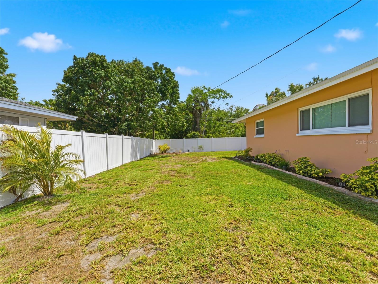DEL ORO GROVES - Residential