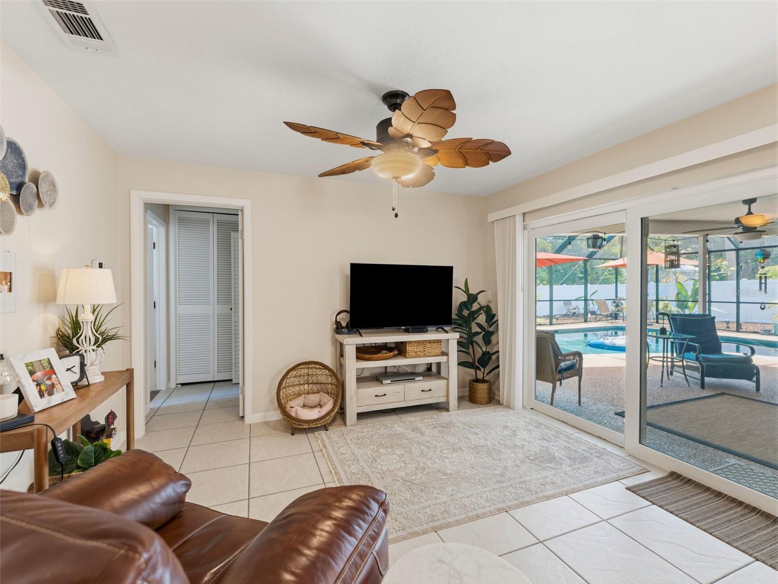 DEL ORO GROVES - Residential