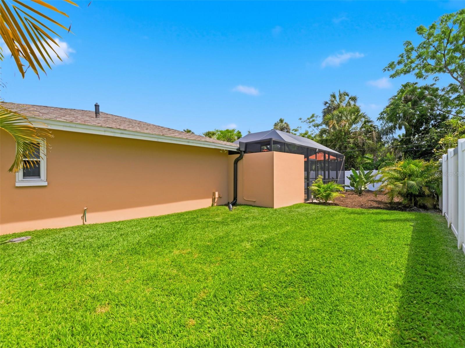 DEL ORO GROVES - Residential