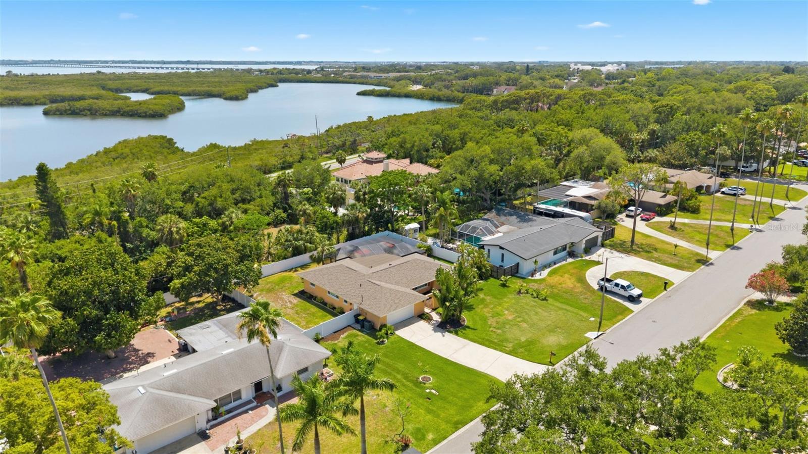 DEL ORO GROVES - Residential