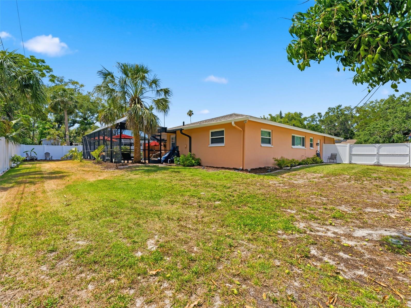 DEL ORO GROVES - Residential