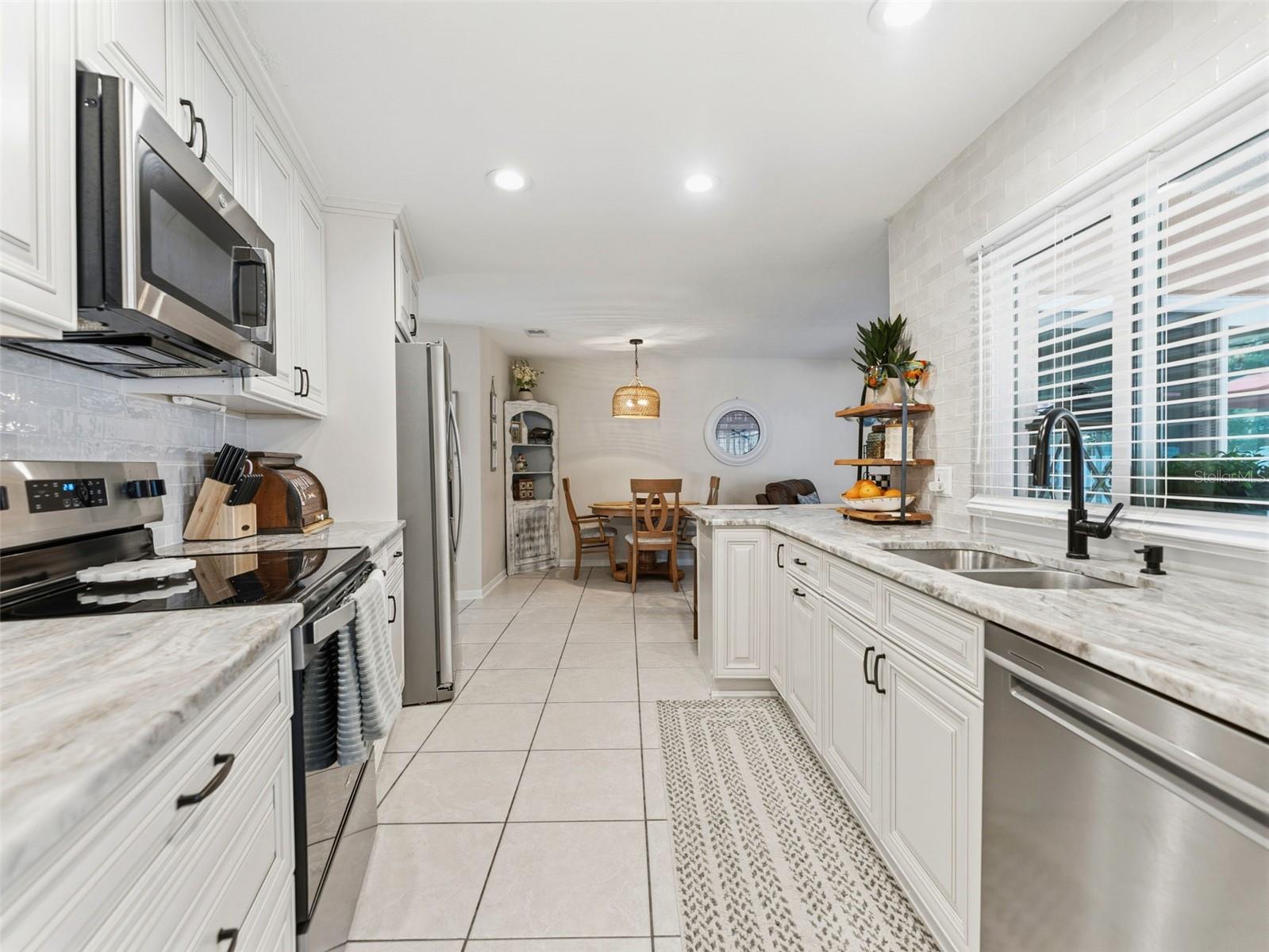 DEL ORO GROVES - Residential