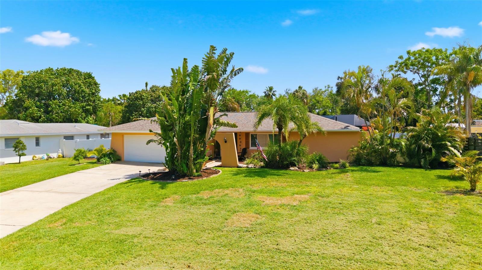 DEL ORO GROVES - Residential