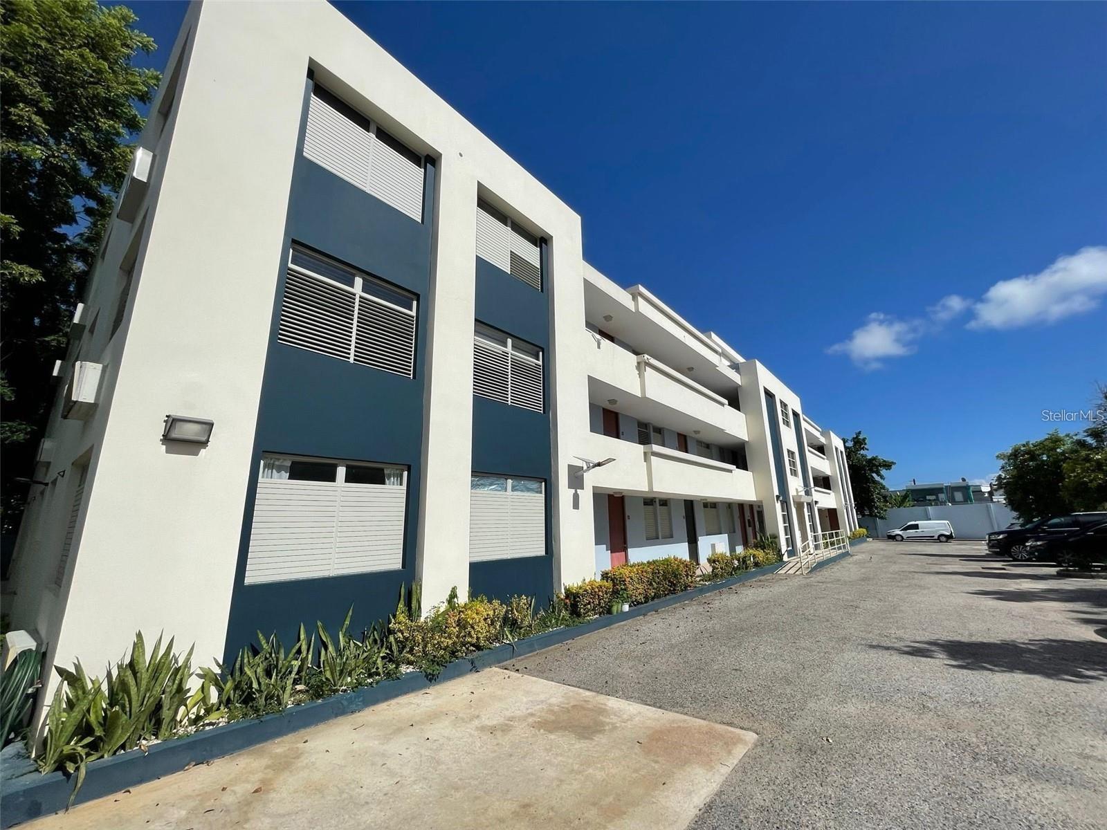 6108 CALLE TORRES EDIFICIO ANTONSANTTI 204