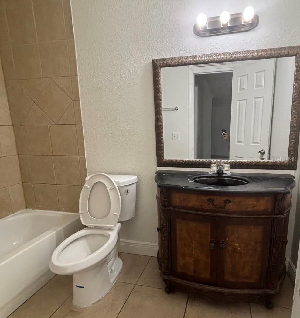 MOUNT DORA MOUNT DORA COMMONS CONDO - Residential Lease