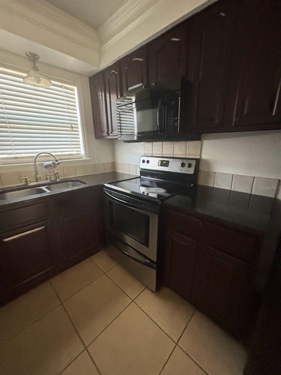 MOUNT DORA MOUNT DORA COMMONS CONDO - Residential Lease