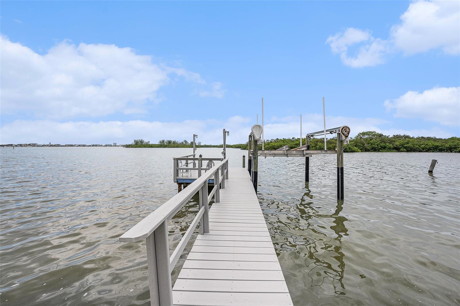 OAKHURST SHORES 1ST ADD - Residential