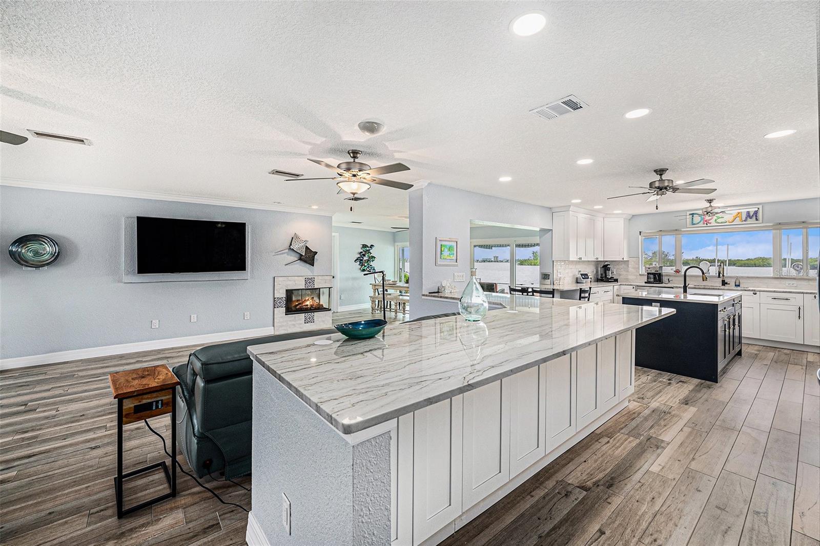 OAKHURST SHORES 1ST ADD - Residential