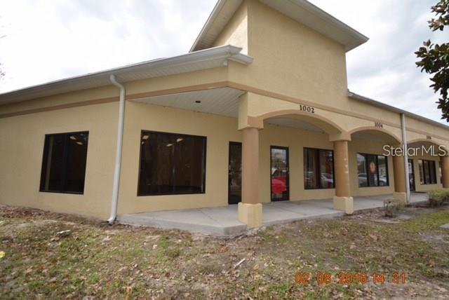 GREAT LOCATION OFF OF SIMPSON ROAD AND BEHIND DOLLAR TREE. CORNER UNIT AND IS CURRENTLY BEING RENTED AS A WORSHIP HALL. THIS LOCATION IS REGISTERD WITH THE ASSOCIATION AS A WORSHIP HALL AND THE OWNER IS LOOKING TO CONTINUE THIS USE. GREAT PLACE TO BEGIN A WORSHIP HALL.