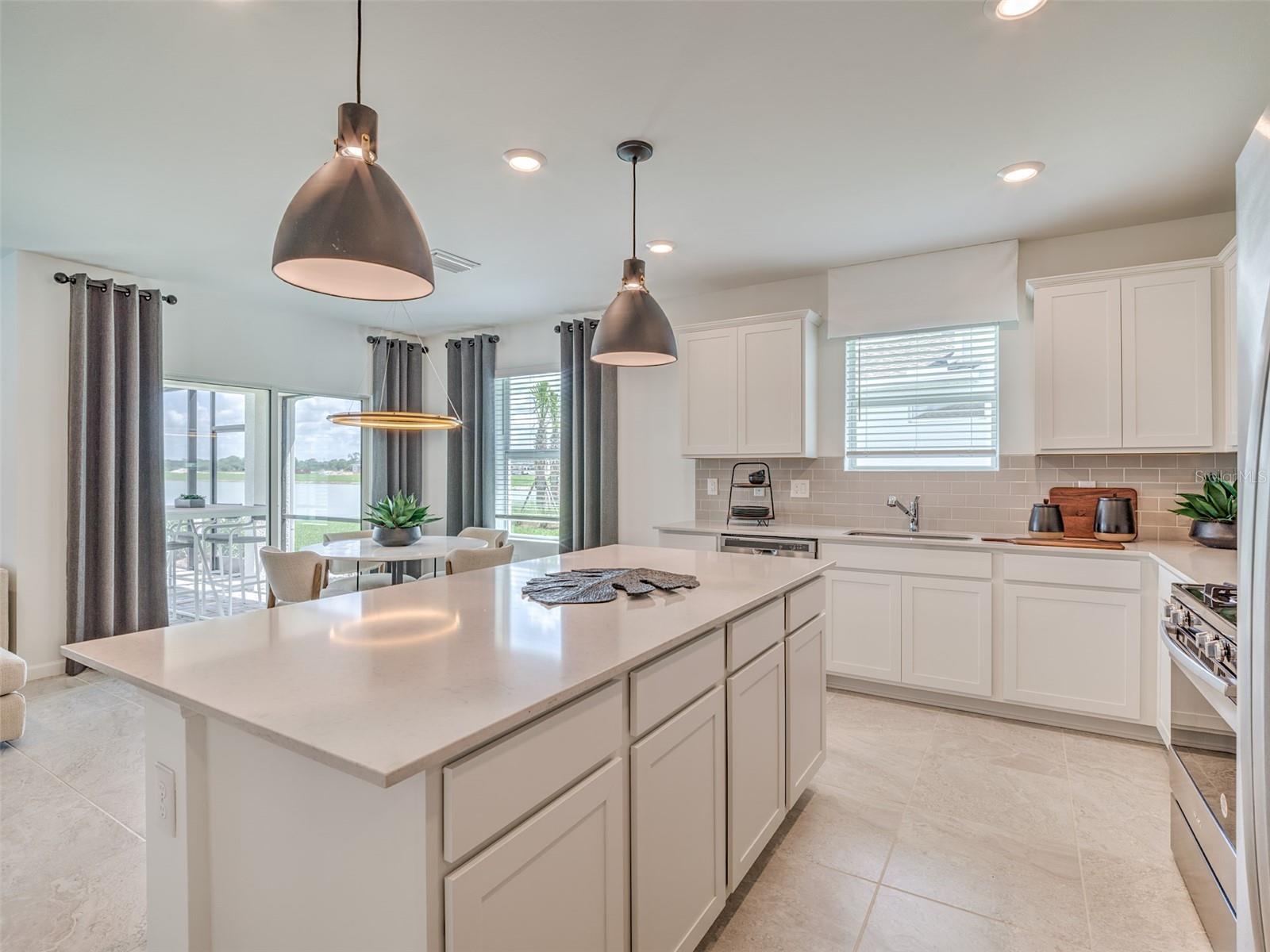 LAKESPUR WELLEN PARK - Residential