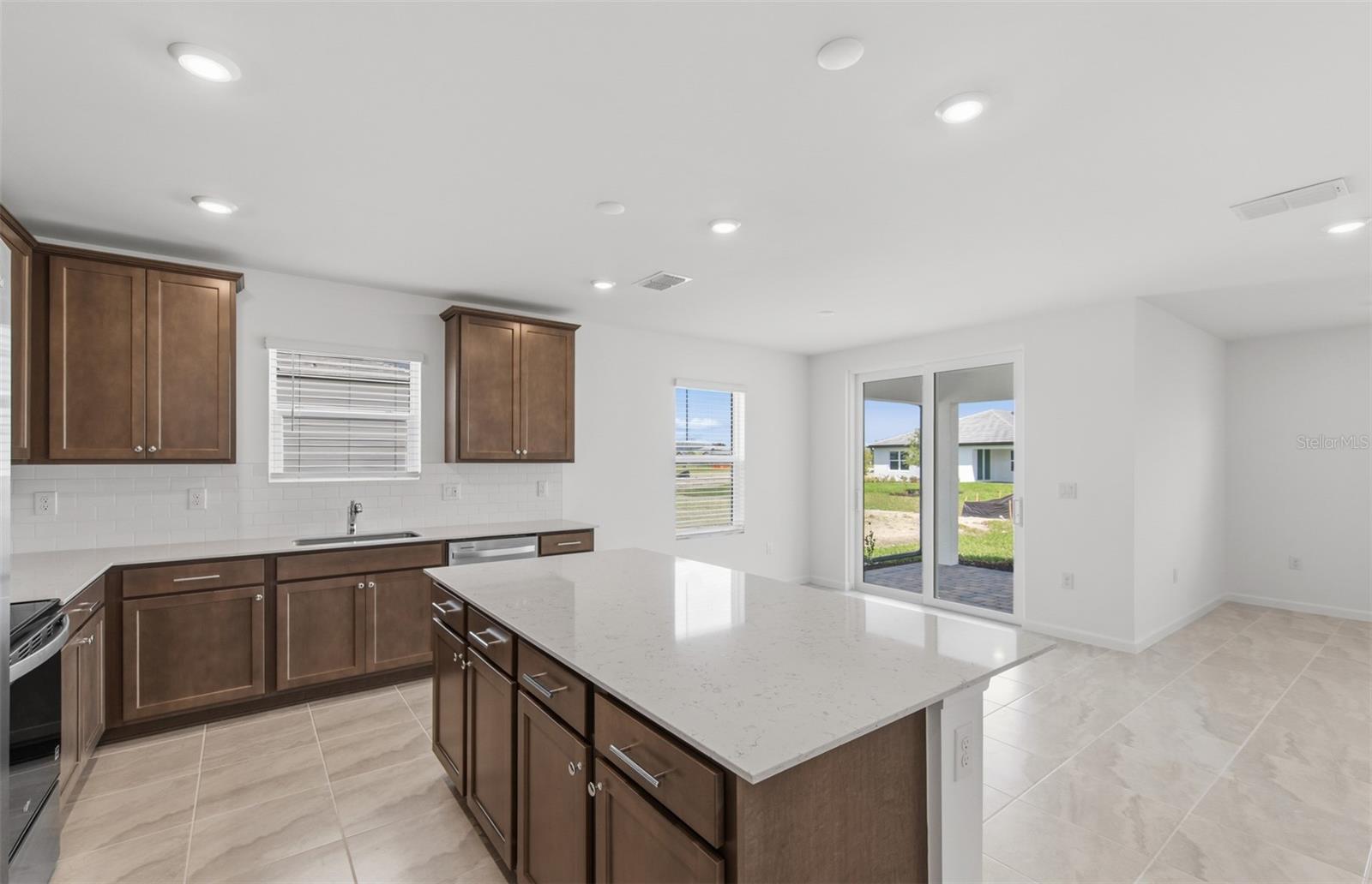LAKESPUR WELLEN PARK - Residential