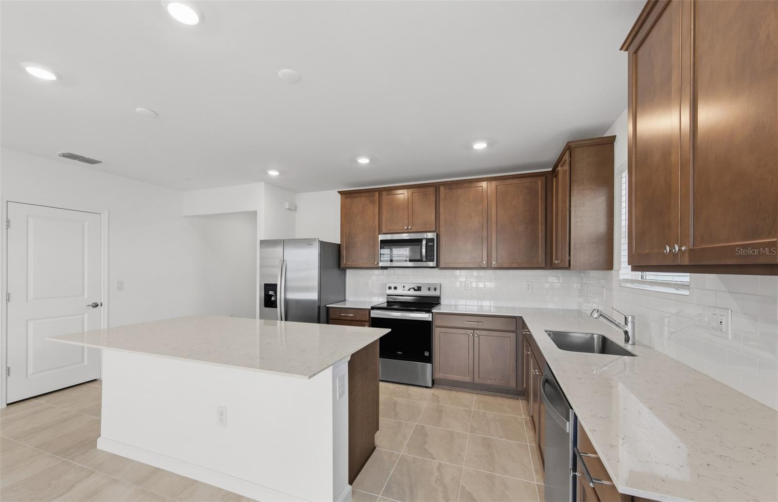 LAKESPUR WELLEN PARK - Residential
