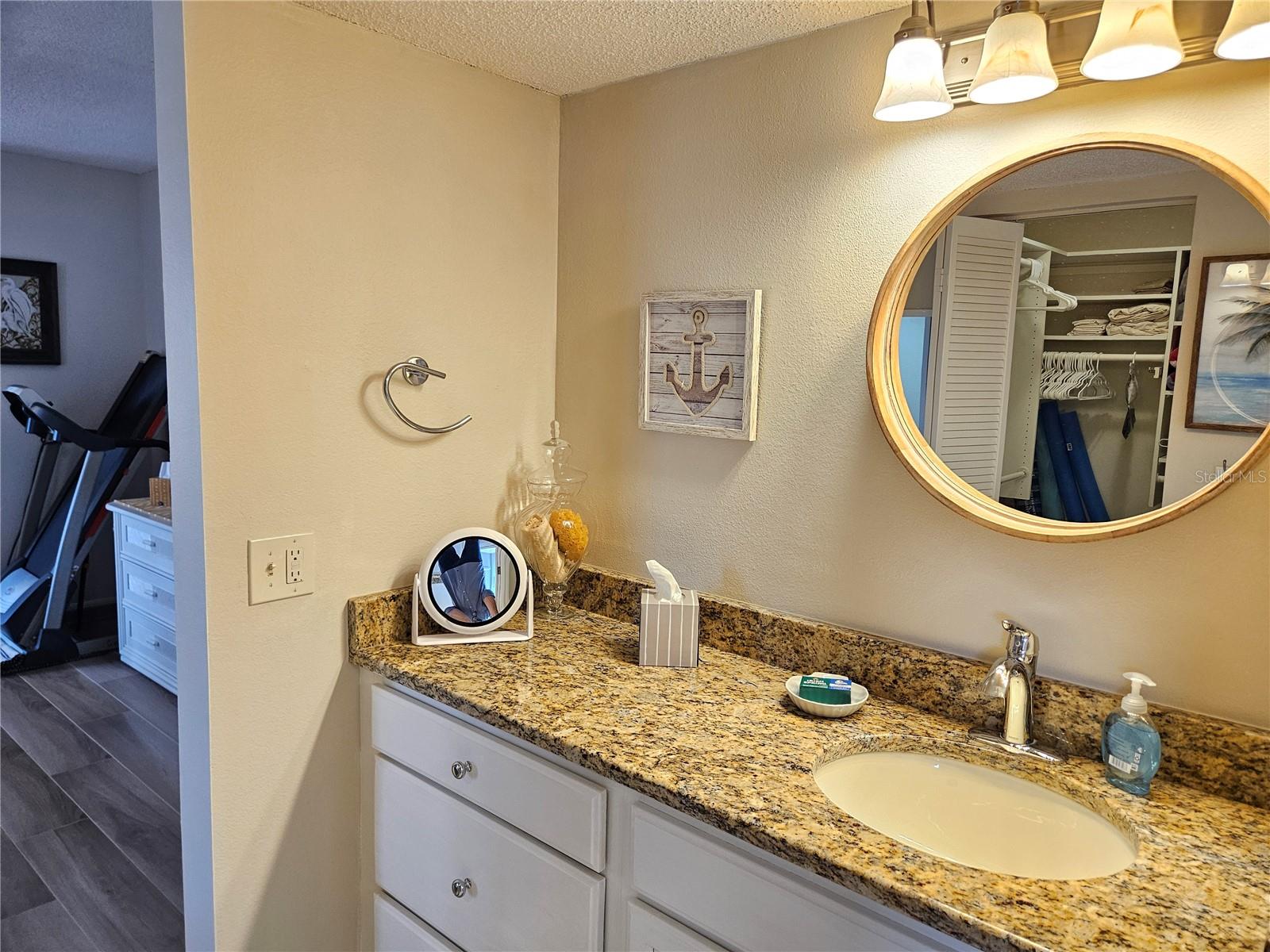 FARMINGTON VISTAS - Residential Lease