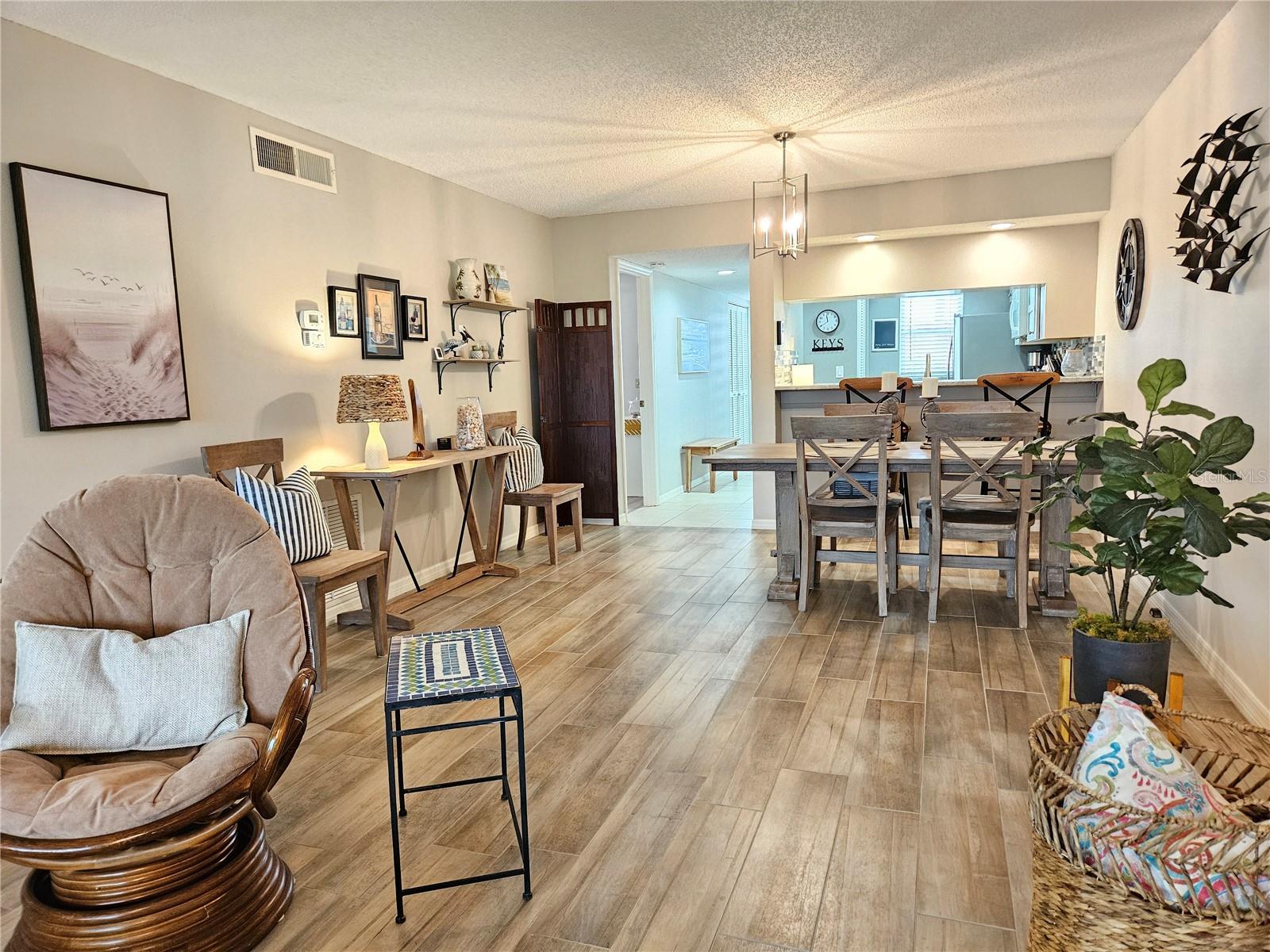 FARMINGTON VISTAS - Residential Lease
