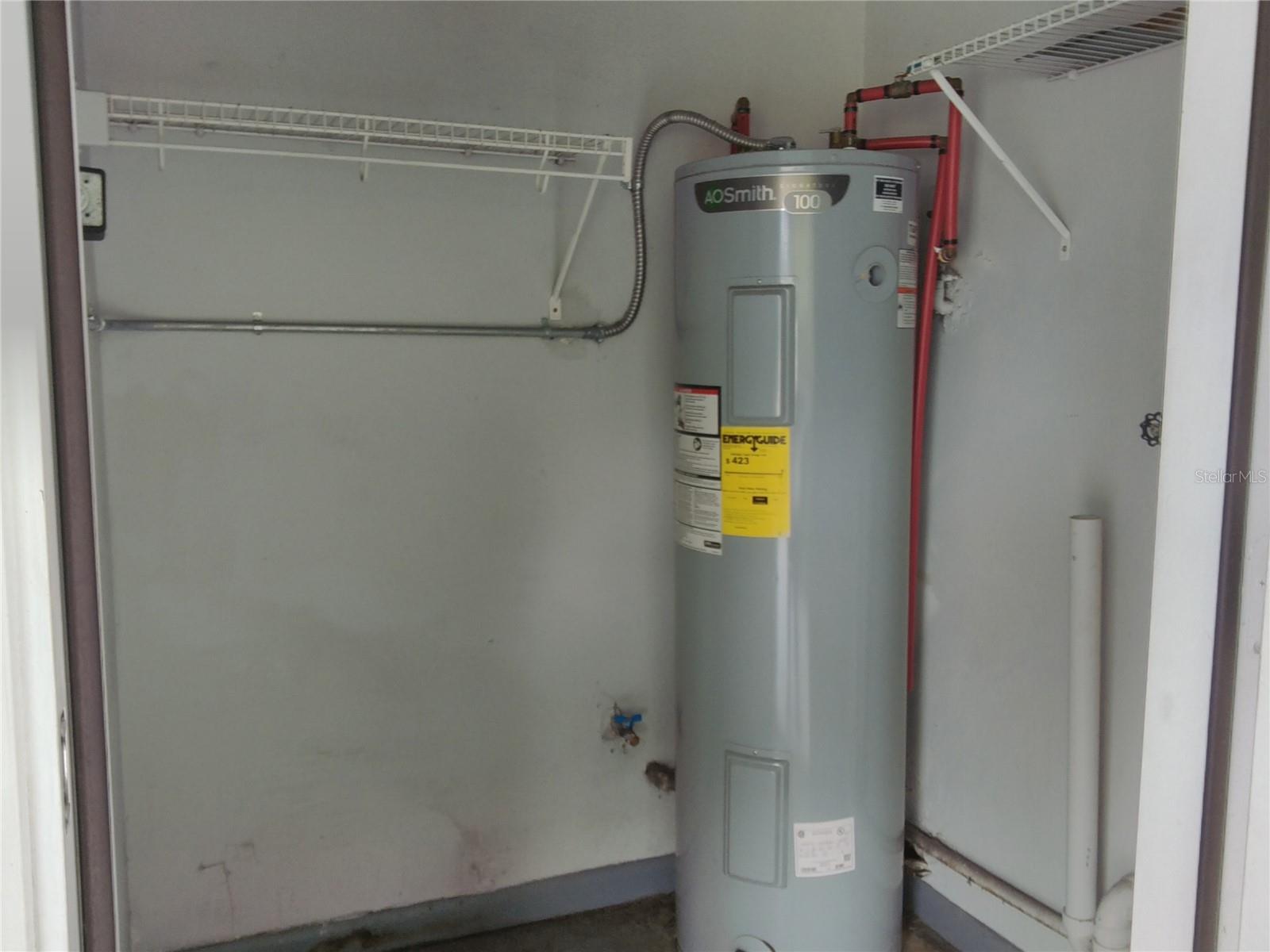 DELTONA LAKES UN 24 - Residential Lease