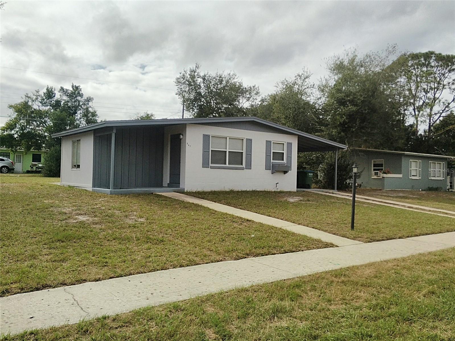 DELTONA LAKES UN 24 - Residential Lease