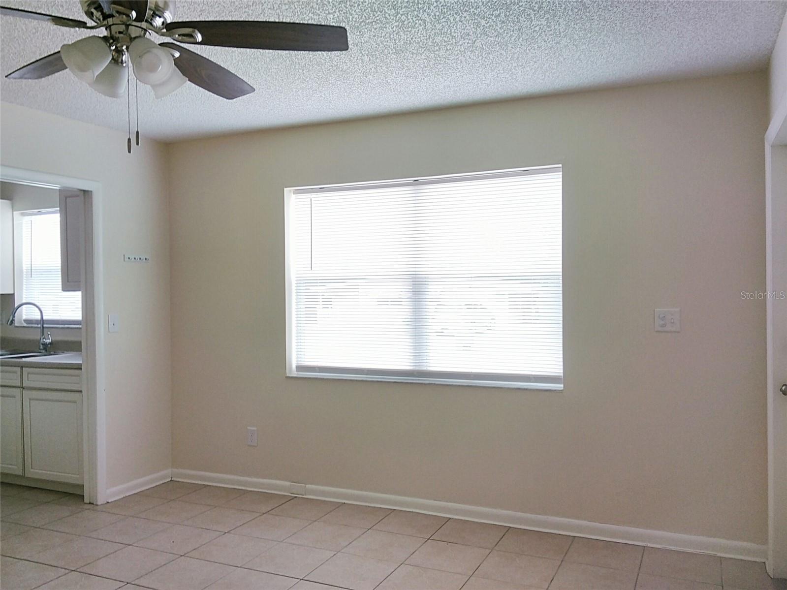 DELTONA LAKES UN 24 - Residential Lease