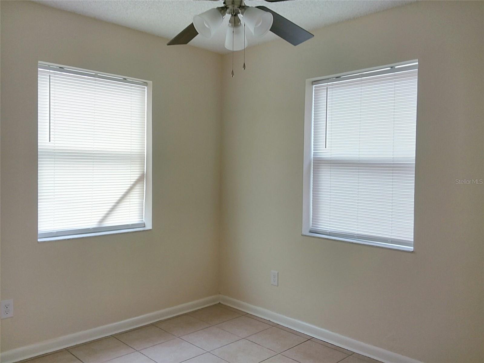 DELTONA LAKES UN 24 - Residential Lease