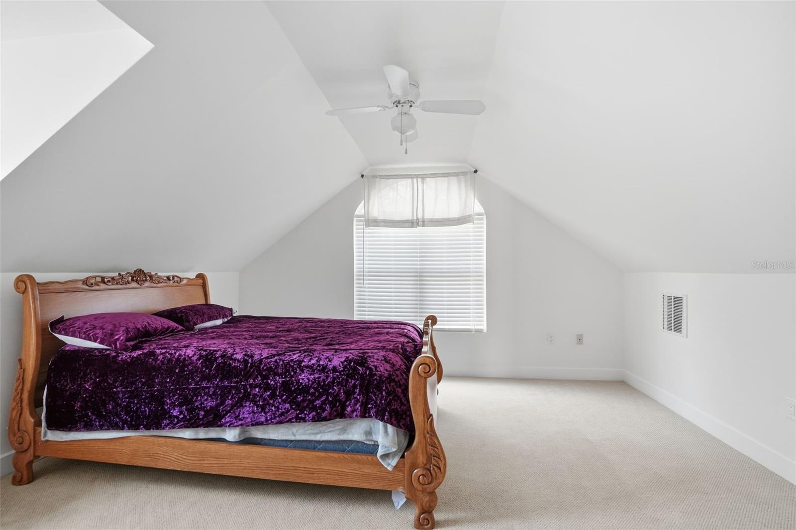 ROYAL HIGHLANDS - Residential