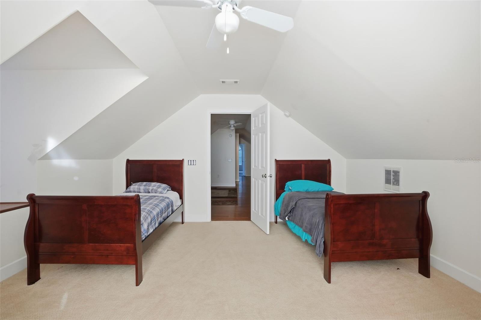 ROYAL HIGHLANDS - Residential