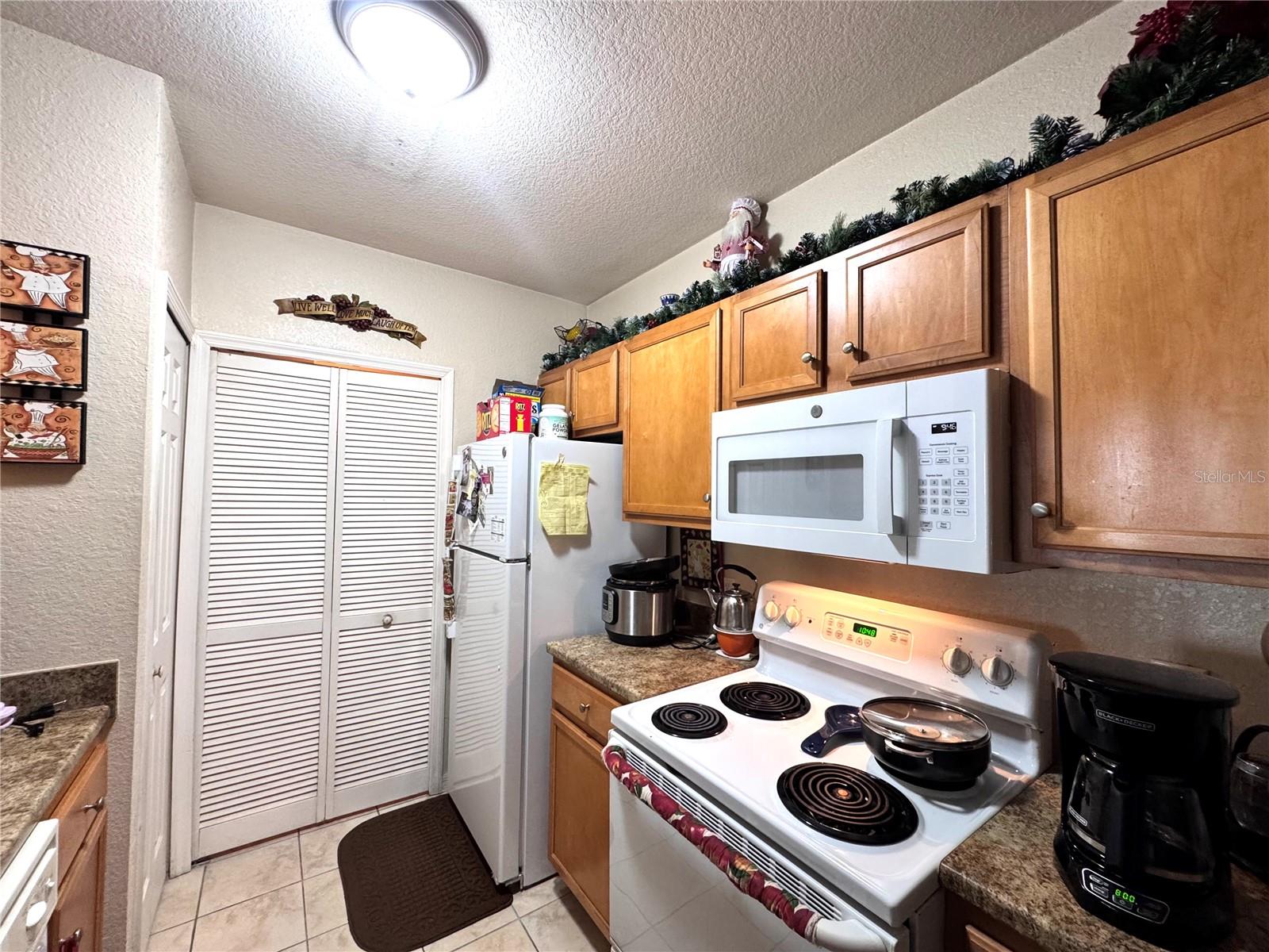REGISTRY/MICHIGAN PARK CONDO - Residential