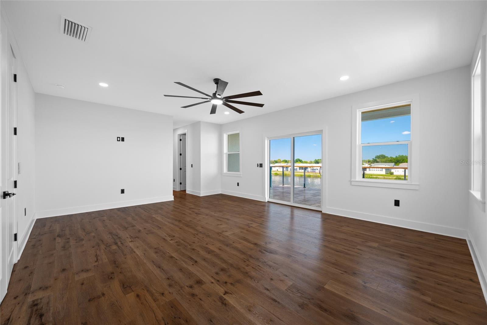 EDGE WATER RESERVE - Residential