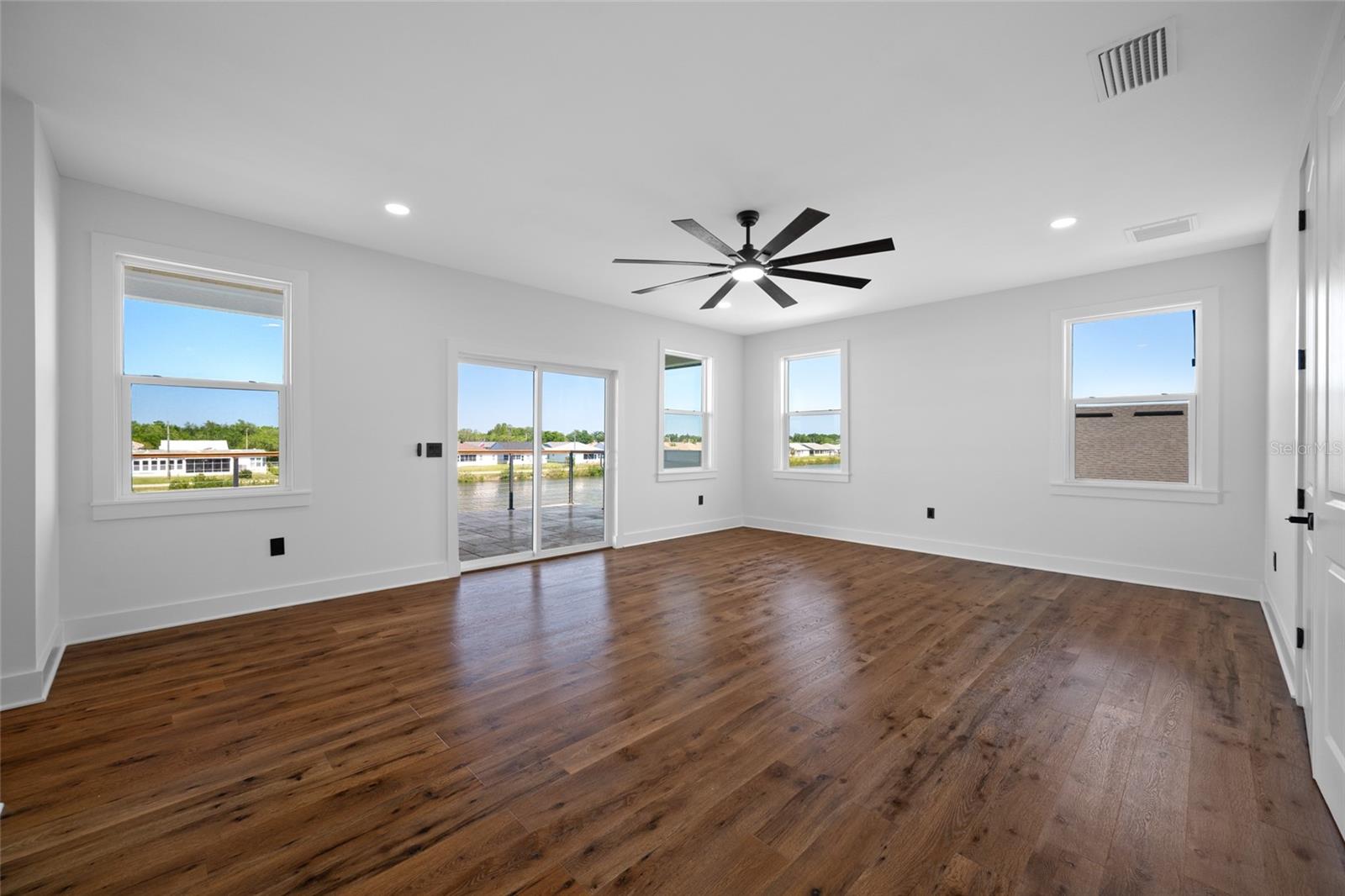 EDGE WATER RESERVE - Residential