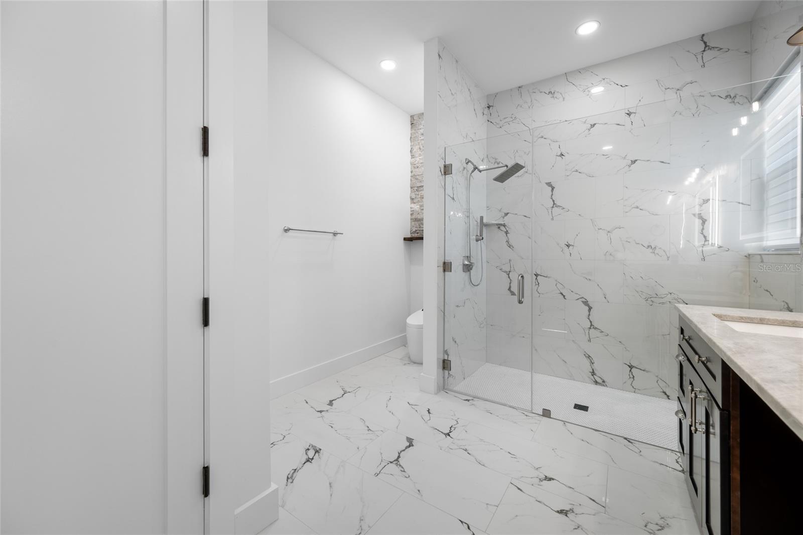 EDGE WATER RESERVE - Residential