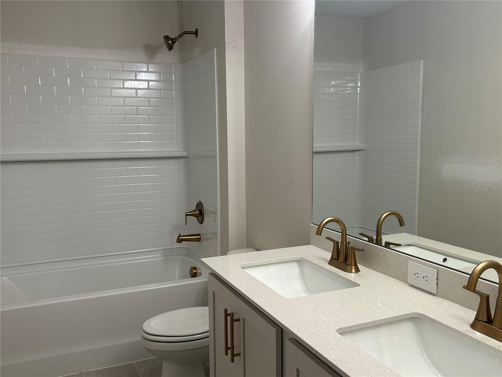 10030 HIDDEN HAMMOCK LOOP