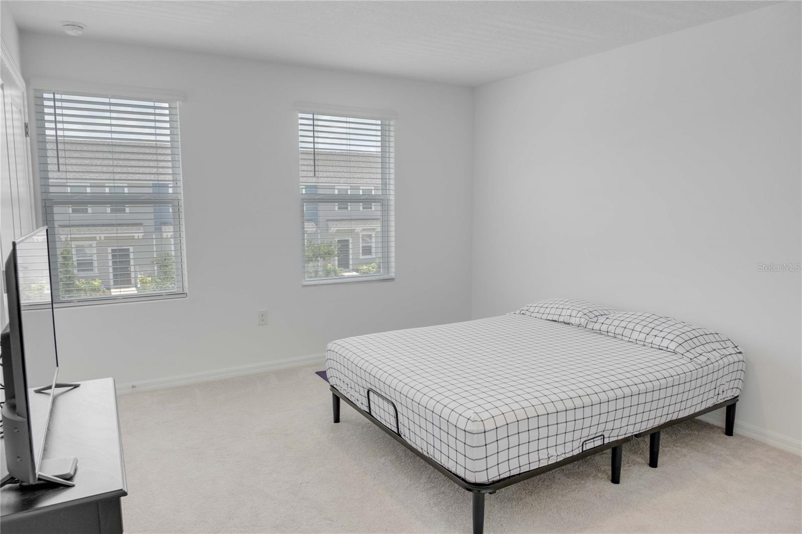 SKYE RANCH NBRHD 2 TWNHMS NORT - Residential