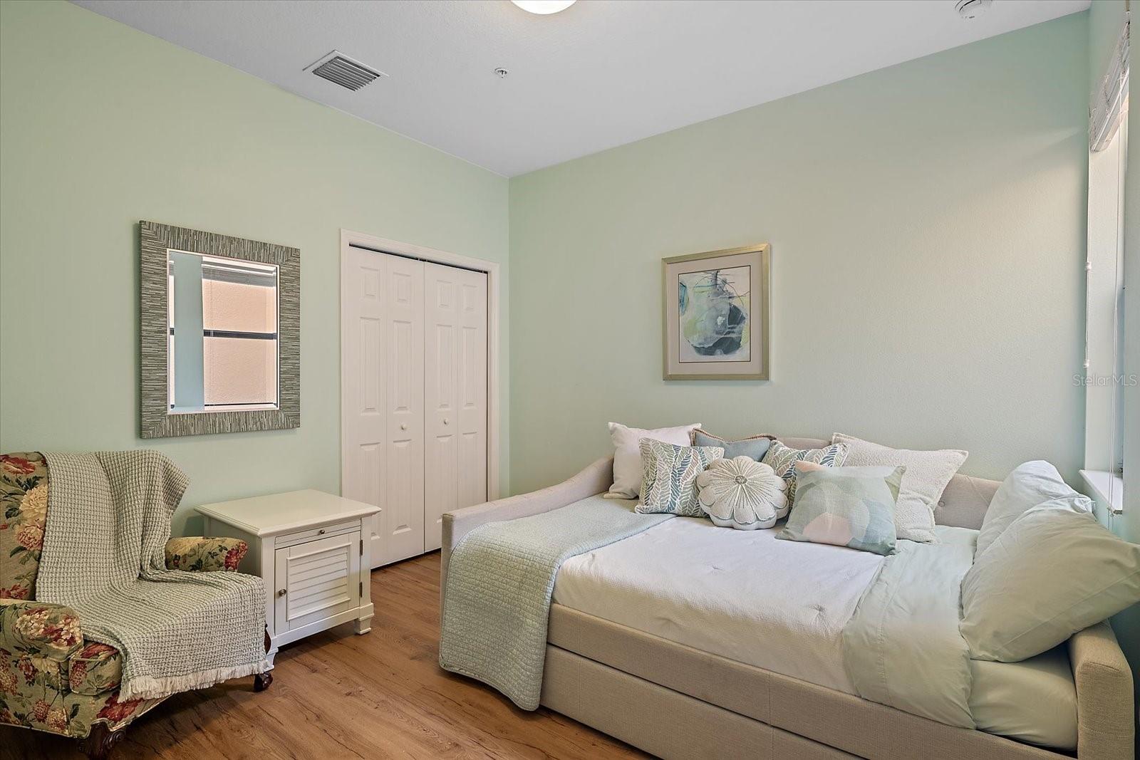 PALMA SOLA TRACE - Residential