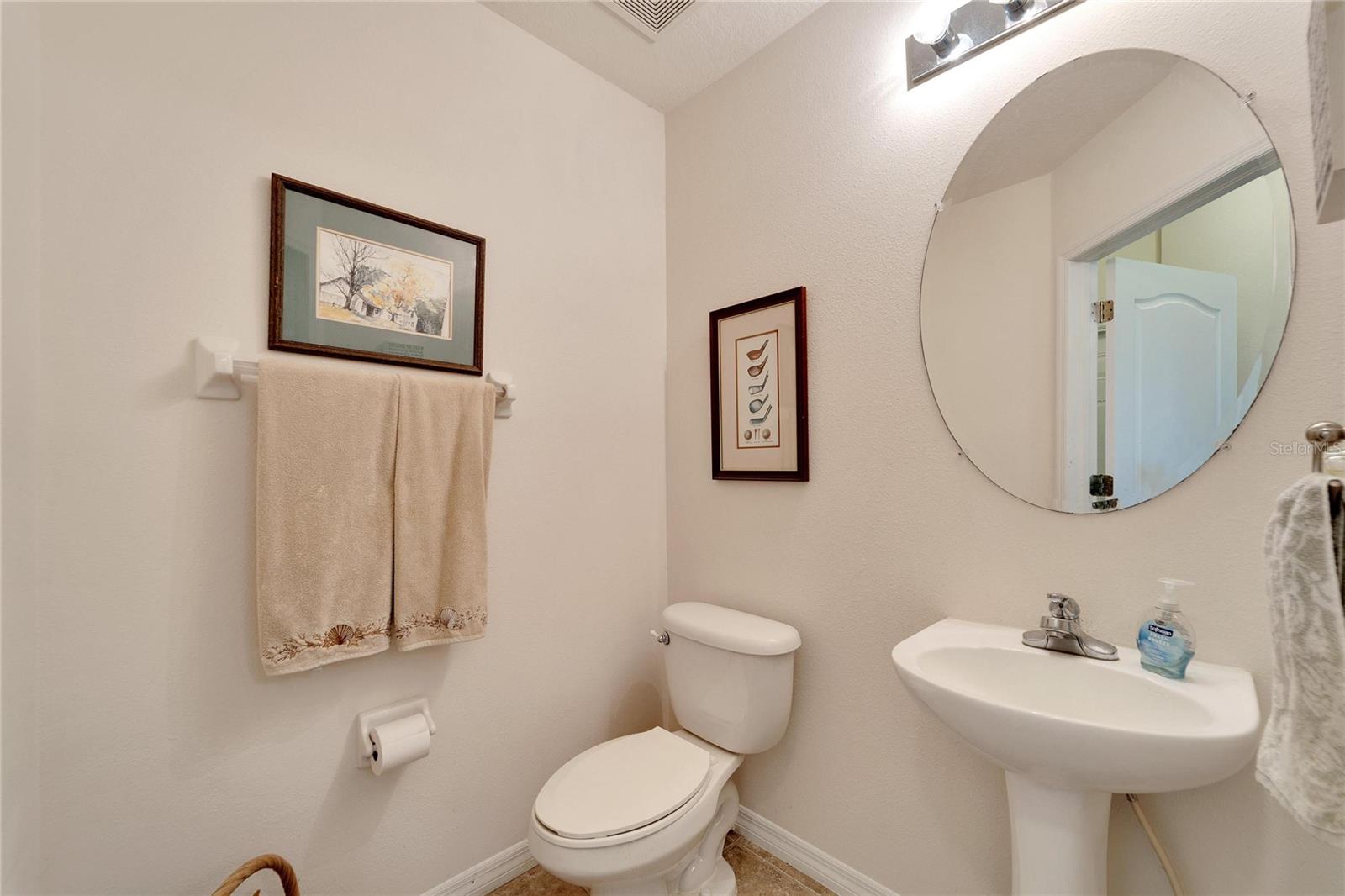 EAGLE PALM PH II - Residential Lease