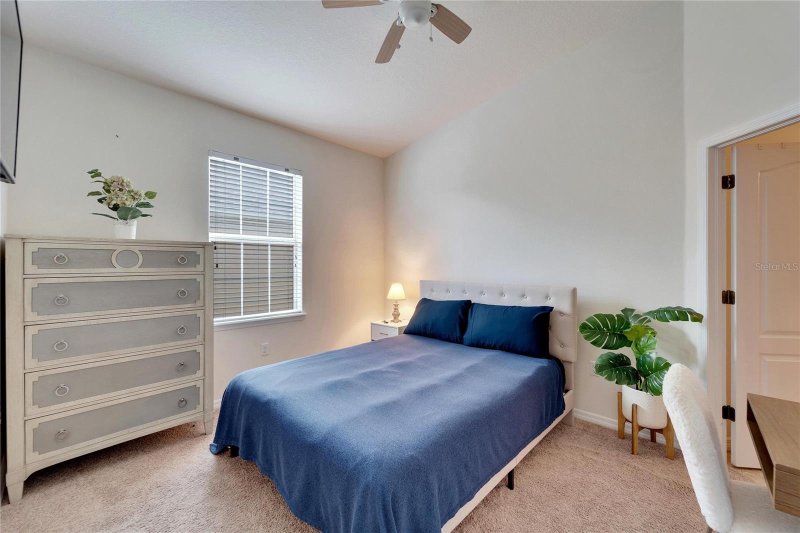 EAGLE PALM PH II - Residential Lease