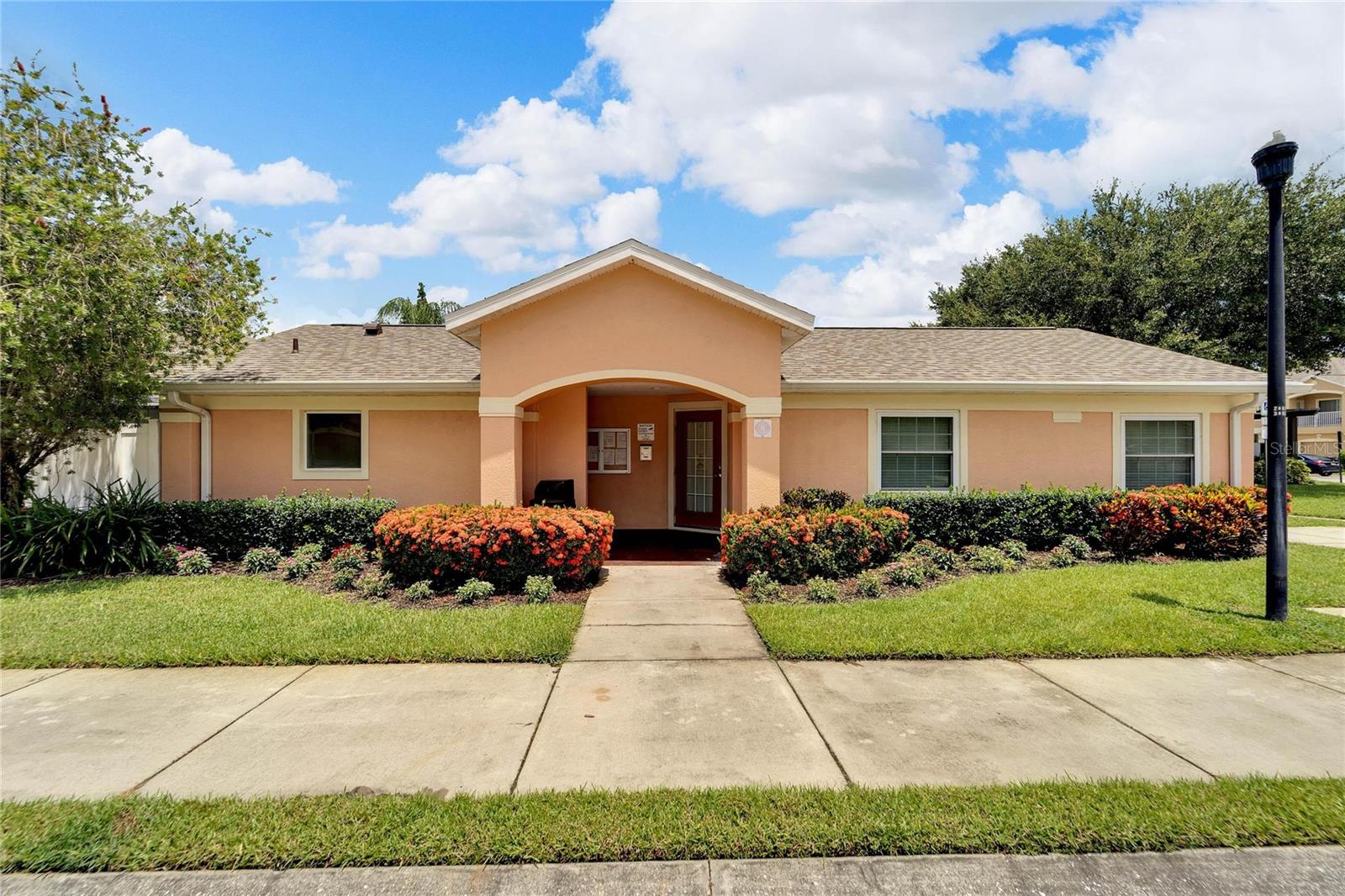 EAGLE PALM PH II - Residential Lease
