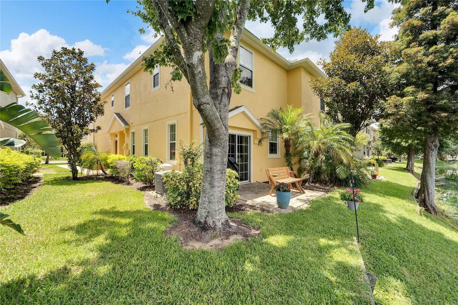 EAGLE PALM PH II - Residential Lease