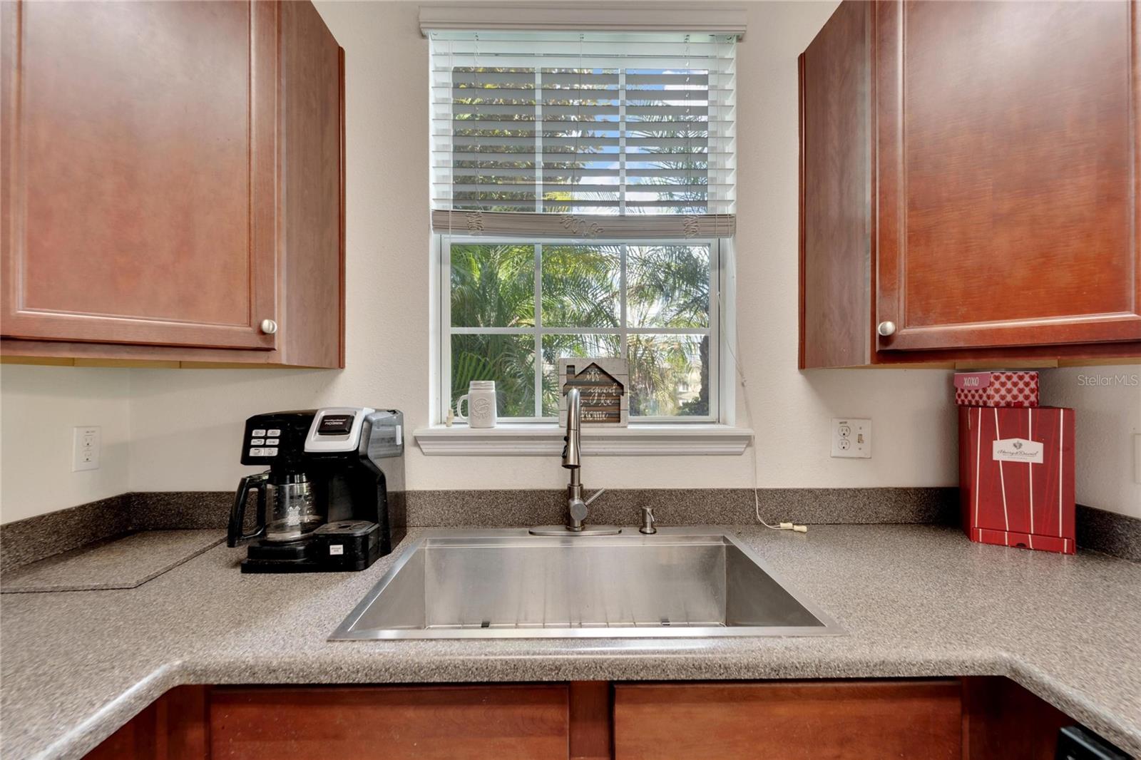 EAGLE PALM PH II - Residential Lease