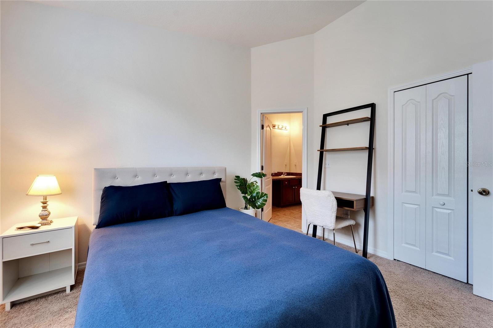 EAGLE PALM PH II - Residential Lease